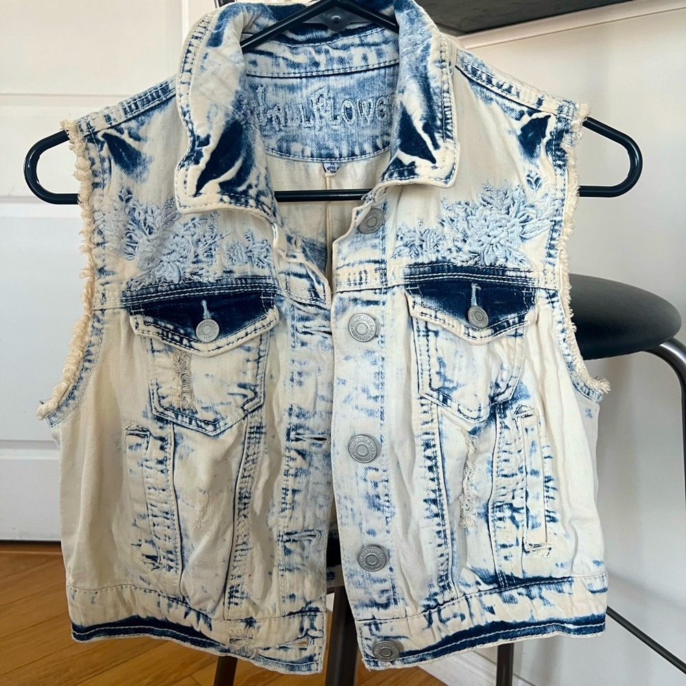 Wallflower Vintage Acid Wash Denim Trucker Vest Raw Edge Embroidered Detailing
